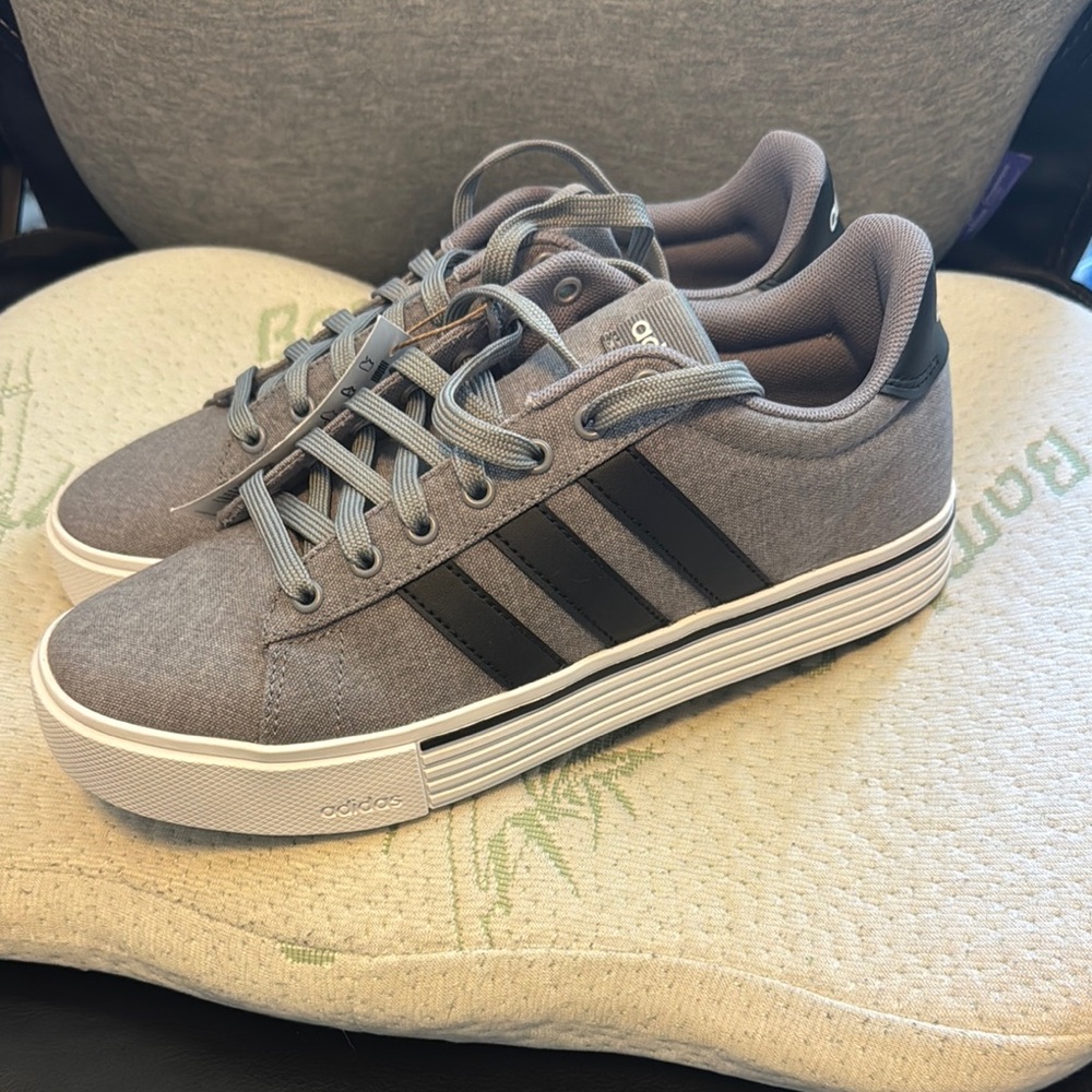 Adidas Gray and Black Sneakers Classic Low-Top Design